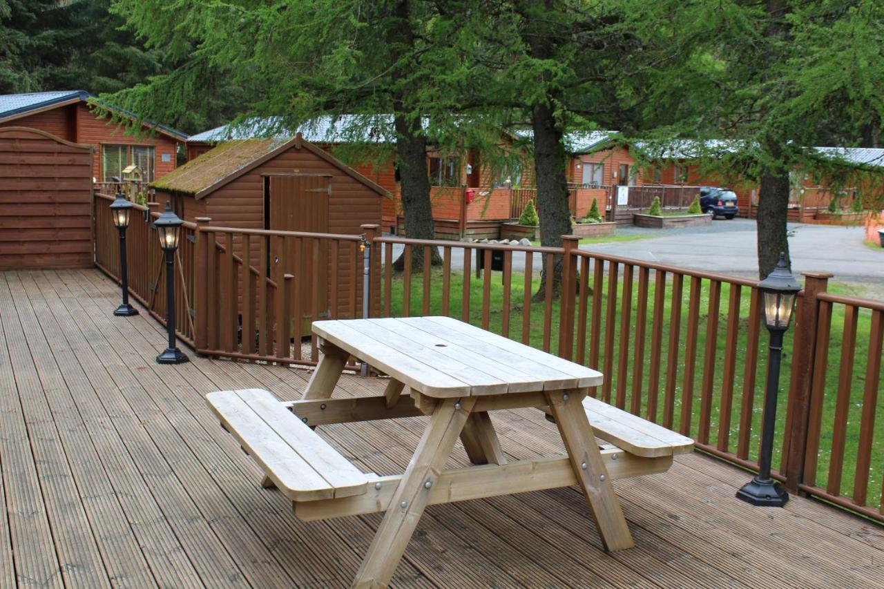 Glendevon Lazy Days Lodge מראה חיצוני תמונה